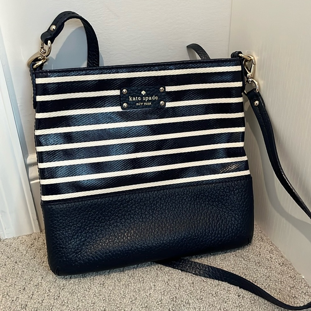Kate Spade Messenger Bag! Gem